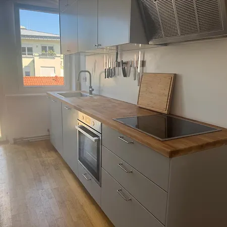 Grosszuegige Monteurwohnung Fuer 6 *