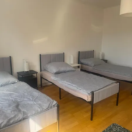 Grosszuegige Monteurwohnung Fuer 6 Apartmán